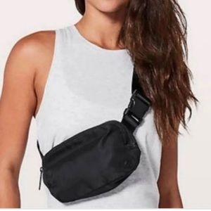 Lululemon Everywhere Belt Bag - Black